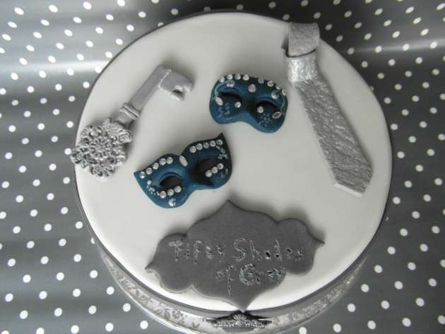 900x900px-LL-c3b36757_fiftyShadesofGrey2