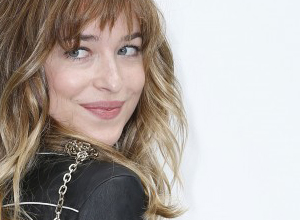 Dakota, una cowgirl en el desfile de Chanel